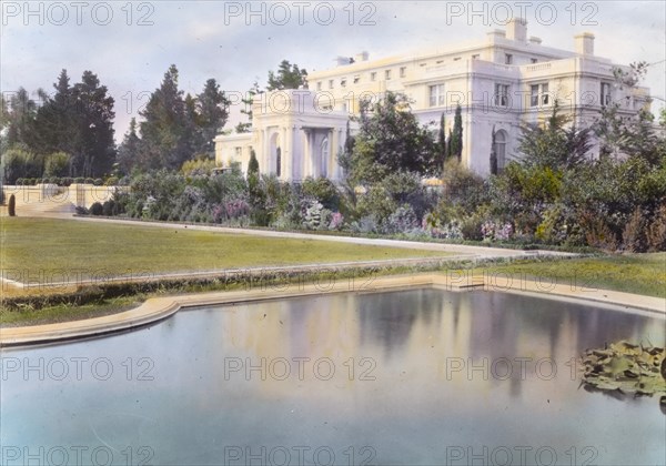 Uplands, Charles Templeton Crocker house, 400 Uplands Drive, Hillsborough, California, 1917. Creator: Frances Benjamin Johnston.