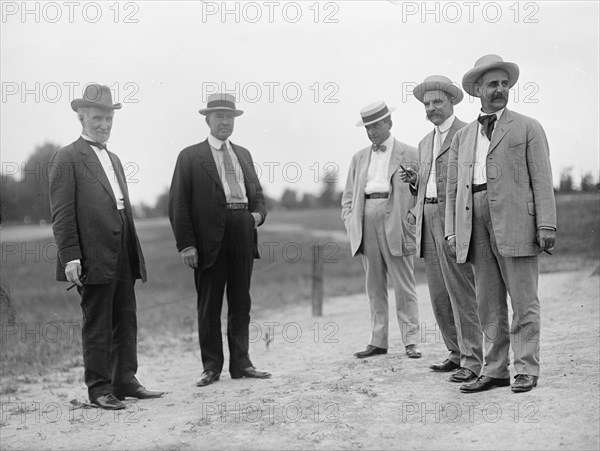 Wright Brothers Flight, 1909. Creator: Harris & Ewing.