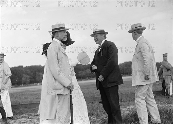 Wright Brothers Flight, 1909. Creator: Harris & Ewing.