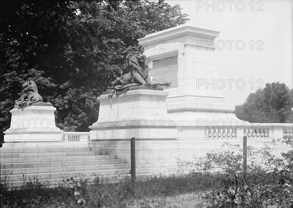Grant Memorial At Capitol, Pedestals For Statue And Groups of Statuary, 1911. Creator: Harris & Ewing.