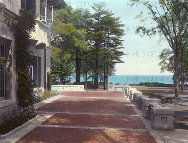 Arnold Schlaet house, Campo Point, Saugatuck, Connecticut, c1915. Creator: Frances Benjamin Johnston.