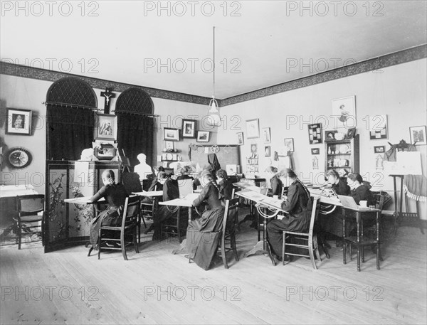 Art class in Georgetown Visitation Preparatory School, Washington, D.C., between 1890 and 1910. Creator: Frances Benjamin Johnston.