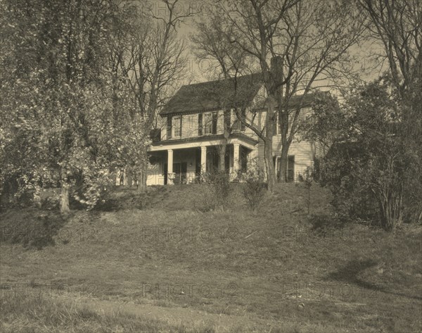 Gordon - Green Terrace, Falmouth, front, Washington Highway, between 1925 and 1929. Creator: Frances Benjamin Johnston.