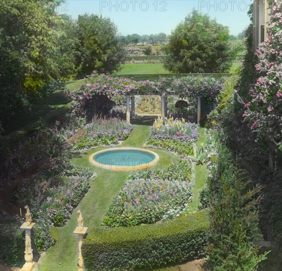 Darena, George Barton French house, Southampton, New York, 1913. Creator: Frances Benjamin Johnston.