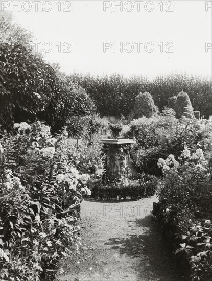 Maudesleigh, Frederick Strong Moseley house, Newburyport, Massachusetts, 1920. Creator: Frances Benjamin Johnston.