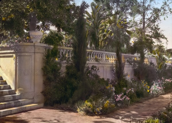 Mrs. Eldridge Merick Fowler house, 363 Grove Street, Pasadena, California, 1917. Creator: Frances Benjamin Johnston.