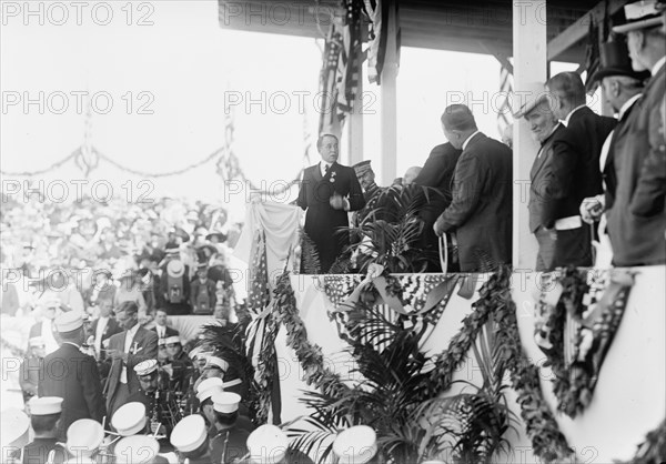 Columbus Statue Unveiling, 1912. Creator: Harris & Ewing.