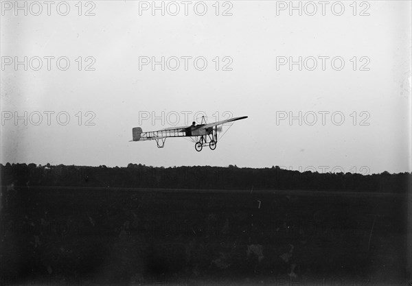 Miss Bernetta Miller, Moissant [sic] - Famous French Aeronautic Family, 1911. Creator: Harris & Ewing.