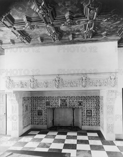 Mi Suen~o, Herbert Coppell house, 1245 South Grand Avenue, Pasadena, California, 1917. Creator: Frances Benjamin Johnston.