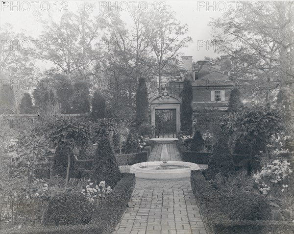 The Causeway, James Parmelee house, 3100 Macomb Street, Washington, D.C., 1919. Creator: Frances Benjamin Johnston.