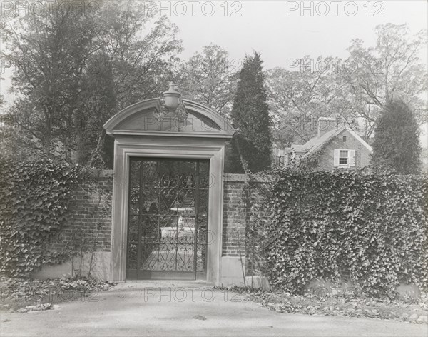 The Causeway, James Parmelee house, 3100 Macomb Street, Washington, D.C., 1919. Creator: Frances Benjamin Johnston.