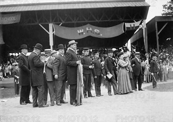 District of Columbia Public Schools - Secretary of War Dickinison Presenting Banner To..., 1911. Creator: Harris & Ewing.