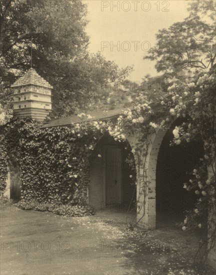 Chatham, Colonel Daniel Bradford Devore house, 120 Chatham Lane, Fredericksburg, Virginia., 1927. Creator: Frances Benjamin Johnston.