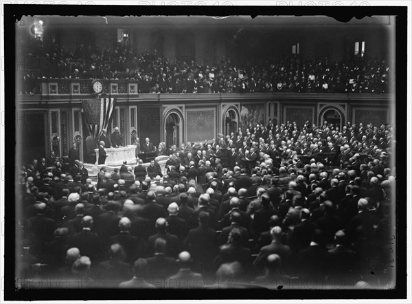 Woodrow Wilson before Congress, between 1913 and 1918. Creator: Harris & Ewing.