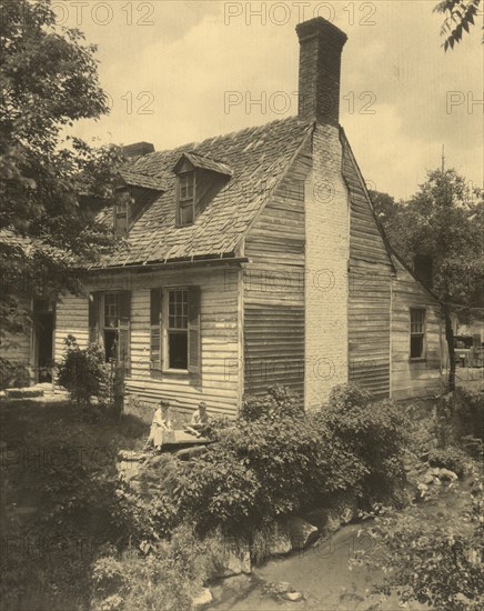 Hill's old house, torn down 1928, Scott's Hill, Falmouth, 1928. Creator: Frances Benjamin Johnston.