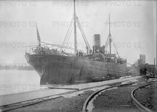 U.S.S Leonidas - Arriving with Mast of U.S.S. Maine, 1911. Creator: Harris & Ewing.