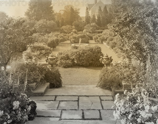 Planting Fields William Robertson Coe house, 1395 Planting Fields Road, Oyster Bay, New York, 1926 Creator: Frances Benjamin Johnston.