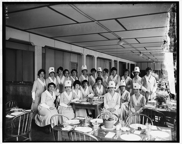 U.S. Food Administration, between 1917 and 1919. Creator: Harris & Ewing.