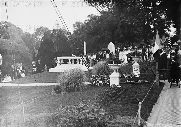 Pierre L'Enfant, Major of France - Dedication of Tomb And Memorial At Arlington, April 28, 1909. Creator: Harris & Ewing.