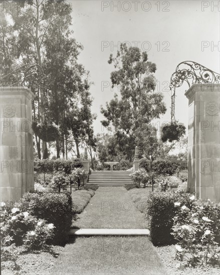 Arcady, George Owen Knapp house, Sycamore Canyon Road, Montecito, California, 1917. Creator: Frances Benjamin Johnston.