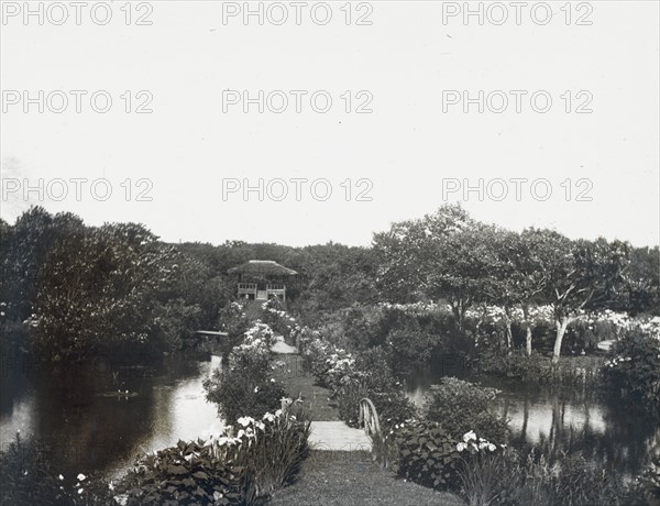 Grey-Croft, Stephen Swete Cummins house, Huntting Lane, East Hampton, New York, 1913. Creator: Frances Benjamin Johnston.