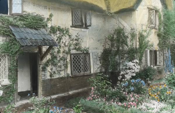 Wellsbridge Cottage, Philip Herbert Martineau house, Wellsbridge (near Ascot), England, 1925. Creator: Frances Benjamin Johnston.