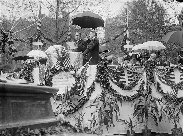 Dedication of Henry Wadsworth Longfellow Statue, Rev. Alexander Mackey Smith..., 1909. Creator: Harris & Ewing.