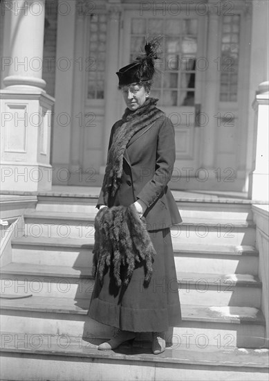 Mrs. Newton D Baker, 1917. Creator: Harris & Ewing.