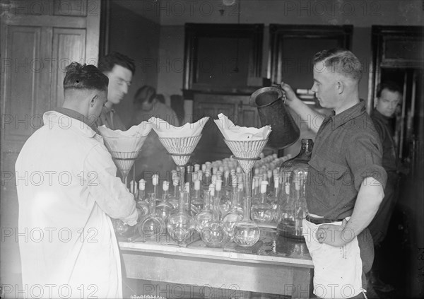 Army, U.S. Army Medical School; Typhoid Vaccine, 1917.