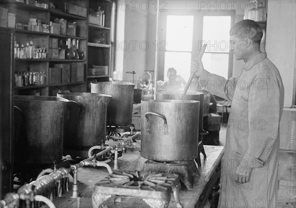 Army, U.S. Army Medical School; Typhoid Vaccine, 1917.