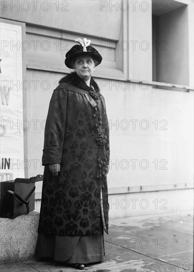 Jane Addams, 1913. US suffragist, activist and social reformer.