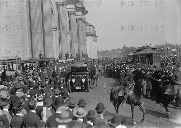 British Commission To U.S - Arrival At Union Station; General Views, 1917.