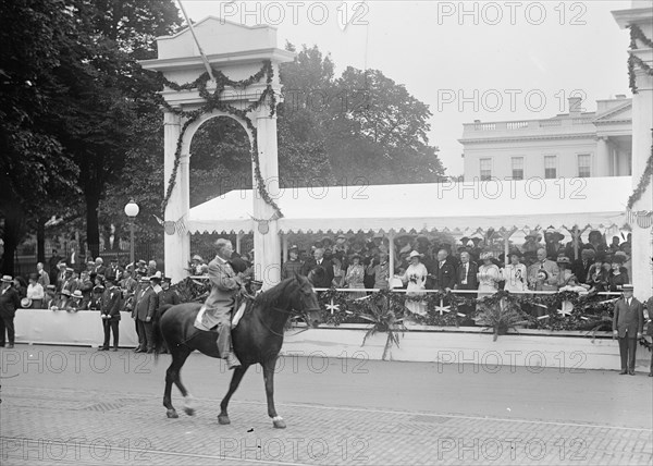 Confederate Reunion - Parade; Reviewing Stand, 1917. Creator: Harris & Ewing.