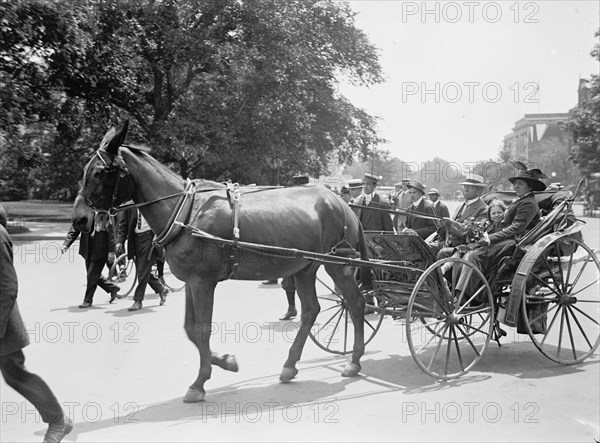 Jacob 'General' Coxey and Members of His Family, 1914.  Creator: Harris & Ewing.