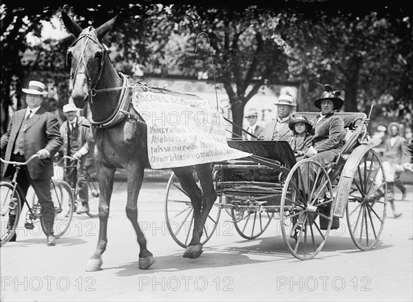 Jacob 'General' Coxey and Members of His Family, 1914.  Creator: Harris & Ewing.