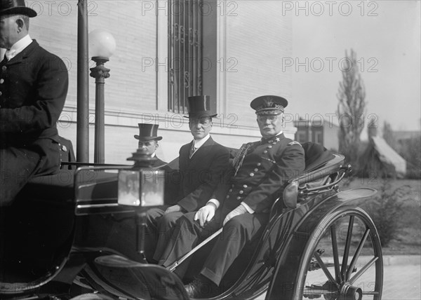 Newton Diehl Baker, Secretary of War, with General Scott, 1917.  Creator: Harris & Ewing.