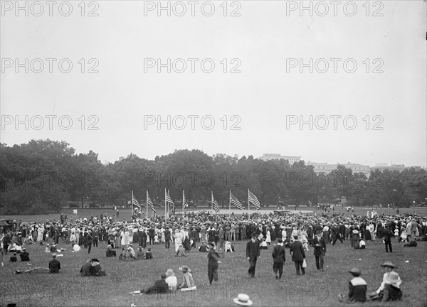 Confederate Reunion - Registration Day. Crowds At Monument Grounds, 1917. Washington, D.C.