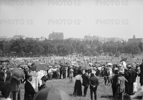 Confederate Reunion - Registration Day. Crowds At Monument Grounds, 1917. Washington, D.C.