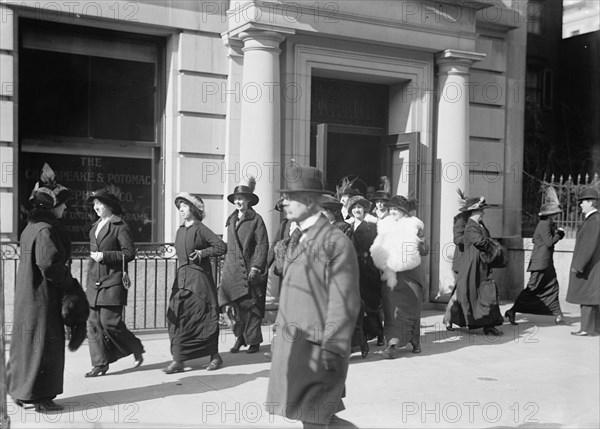 Chesapeake & Potomac Telephone Co. - Telephone Girls, 1914. Women telephonists, Washington, DC.