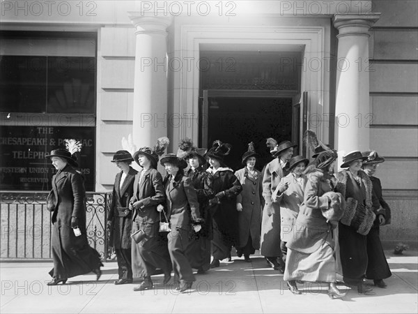 Chesapeake & Potomac Telephone Co. - Telephone Girls, 1914. Women telephonists, Washington, DC.