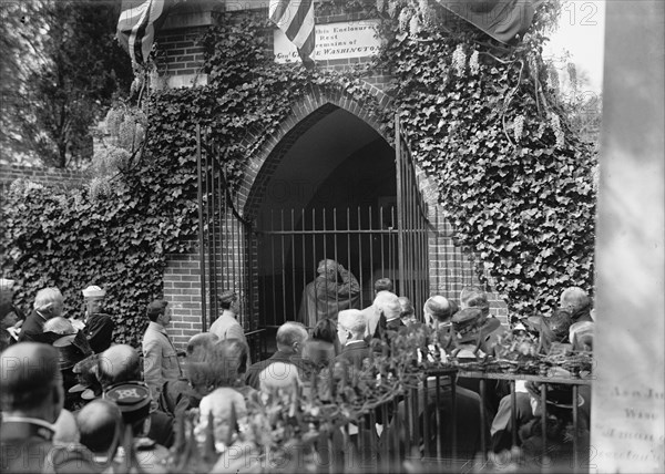 Allied Commission To U.S. At Mount Vernon: Joffre In Tomb of Washington, 1917. Creator: Harris & Ewing.