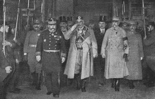 'Les souverains de Montenegro a Lyon; la reine Milena, accompagnee par le prince...,1916. Creator: Unknown.