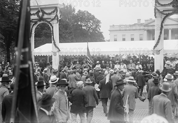 Confederate Reunion - President And Mrs. Wilson; Marshall, Etc. Reviewing Parade From Stand..., 1917 Creator: Harris & Ewing.