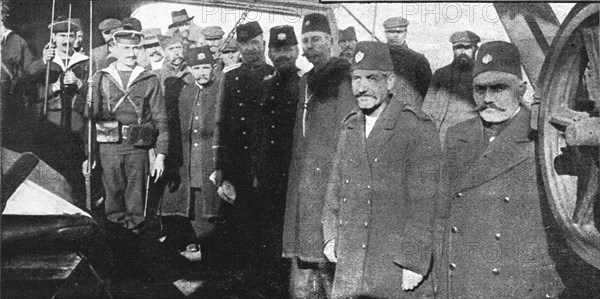 'Le voyage, de Salonique a Toulon, des consuls arretes le 30 decembre; A bord du "Memphis"..., 1915. Creator: Photographies A.C.