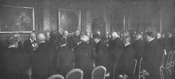 'Le voyage des ministres Francais en Italie; Les toasts apres le dejeuner a la Villa..., 1916. Creator: Unknown.
