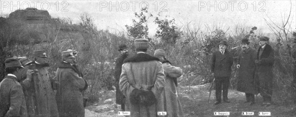 'Le voyage des ministres Francais en Italie; Au pied d'un observatoire, pres du front, le...,1916. Creator: Unknown.