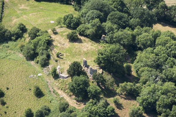 The remains of Snodhill Castle, County of Herefordshire, 2018.