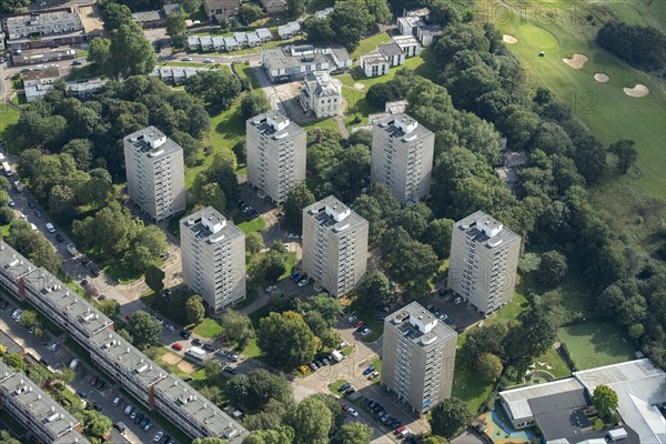 Alton West Estate, Roehampton, Greater London Authority, 2021.