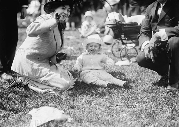 Easter Egg Rolling, White House, 1914.