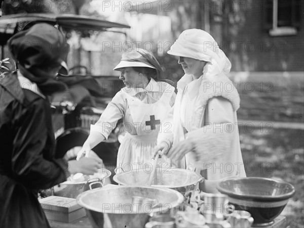 Mclean, Mrs. Edward Beale, Red Cross, Luncheon, 1917.